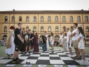 Scacchi viventi per la festa di fine d’anno al Ciampini Boccardo