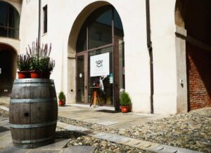 Questa sera Vitas in enoteca al Castello tra vino e solidarietà
