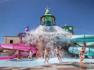 Outlet di Serravalle, con l’estate riapre anche l’aquapark