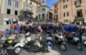 Le Vespe (a motore) invadono la città: “È uno stile di vita”