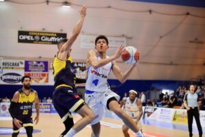 Novipiù giovane: ufficiale Quinn Ellis