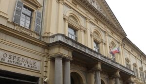 Ospedale: cade nel vano ascensore e precipita per due piani, ferito