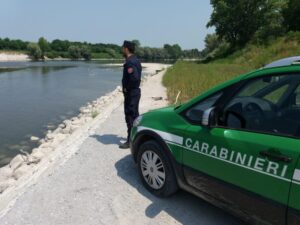 Preleva l’acqua, abusivamente, dal fiume: agricoltore multato