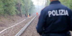 Il mistero dei resti lungo la ferrovia: la Procura ha disposto l’autopsia