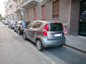 Auto imbrattate: uno dei vandali (12enne) riconosciuto dai residenti