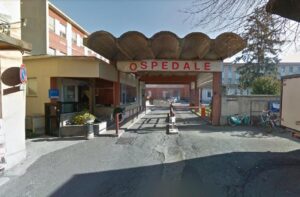 Tortona: ubriaco molesto e violento al Pronto soccorso, arrestato