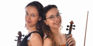 Il duo Scudeller stupisce con “Virtuosismi doppi” al violino