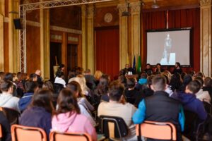 Al Leardi la visita del supermodello ed ex studente Fabio Mancini