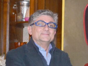 Un viaggio fotografico per le vie di Novi: il libro di De Cicco