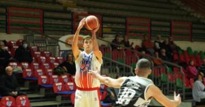 Junior Casale ‘strapazza’ Langhe e Roero
