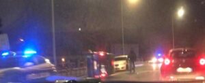 Alessandria: ancora una macchina ribaltata sul cavalcavia