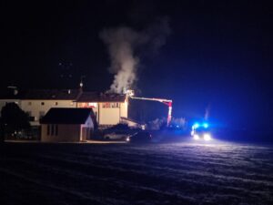 San Germano, a fuoco il tetto del cascinale