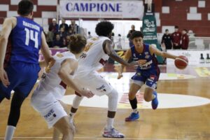 Novipiù ancora  buio. La volata dice Trapani