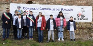 Pozzolo, il consiglio comunale dei ragazzi dice “stop alle bombe”