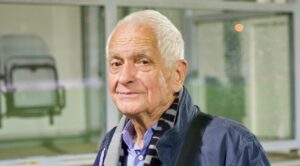 Camurati: “Oggi è il mio ultimo giorno in negozio. Amici grigi, venite a salutarmi”