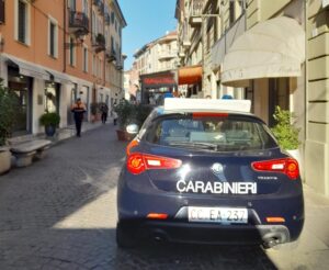 Sorpresa a rubare da ‘Risparmio Casa’ in Pista: arrestata