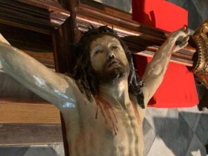 Gavi, Crocifisso del Settecento nel sottotetto: ritrovato e restaurato