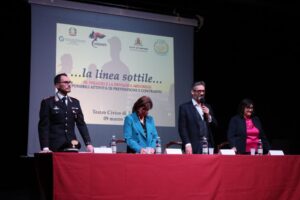 La ‘linea sottile’ per aiutare i giovani