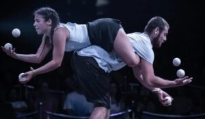 ‘Son tutte palle’: la compagnia Chalibares al Piccolo Teatro Buarné