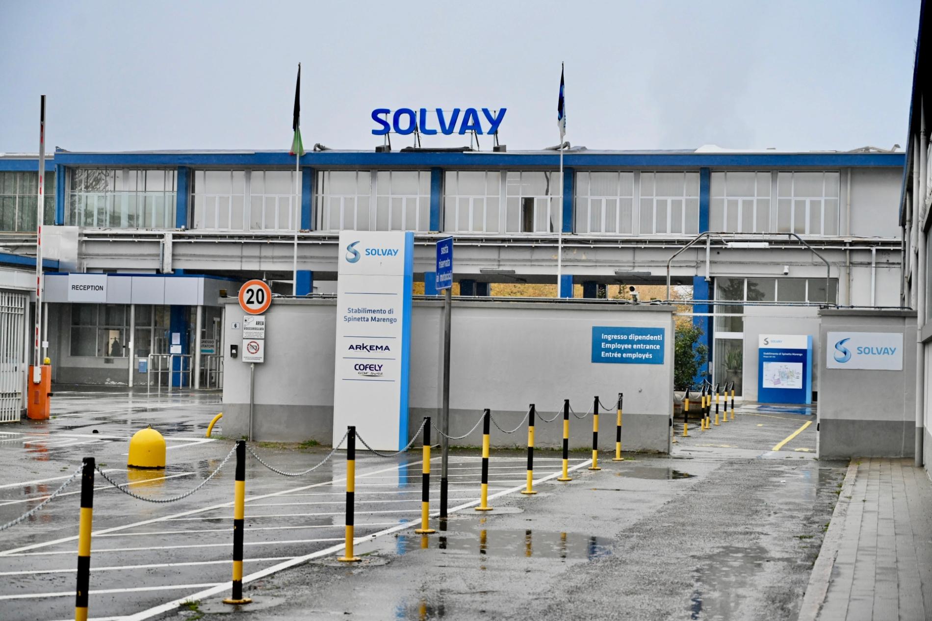 Polo chimico: Solvay spiega l’emergenza interna