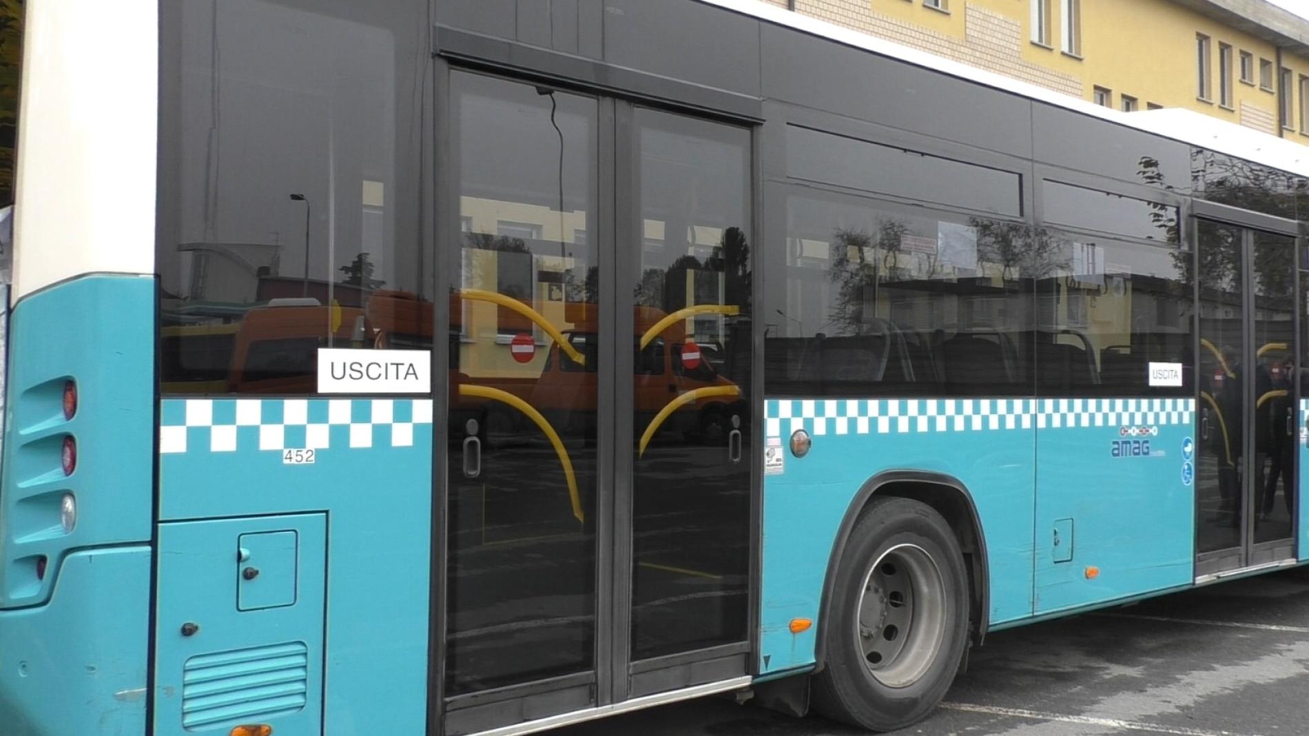 Caduta sul bus per Alessandria: oggi da Valenza c’erano due mezzi