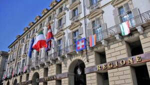“Via le auto abbandonate dai palazzi Atc”