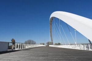 Oggi il Meier si illumina di giallo