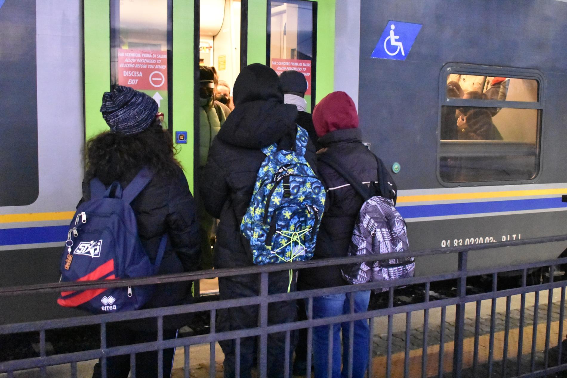 Nuovi orari tra Alessandria e Casale: studenti costretti alla levataccia