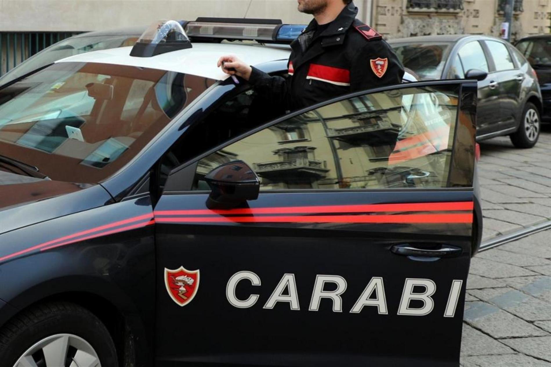 Scatta il blitz dei Carabinieri: cinque arresti