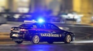 Investe 17enne e scappa: ricerche in corso, il ragazzo è grave