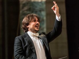 Andrea Oddone dirige il concerto di Capodanno al teatro Marenco