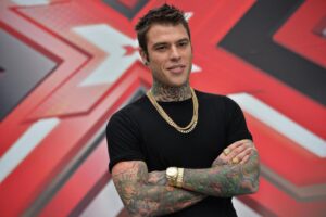Sanremo 2026: Fedez e Masini favoriti secondo la Sisal