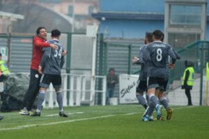 La ‘zona calda’ è affollata: cinque squadre in due punti