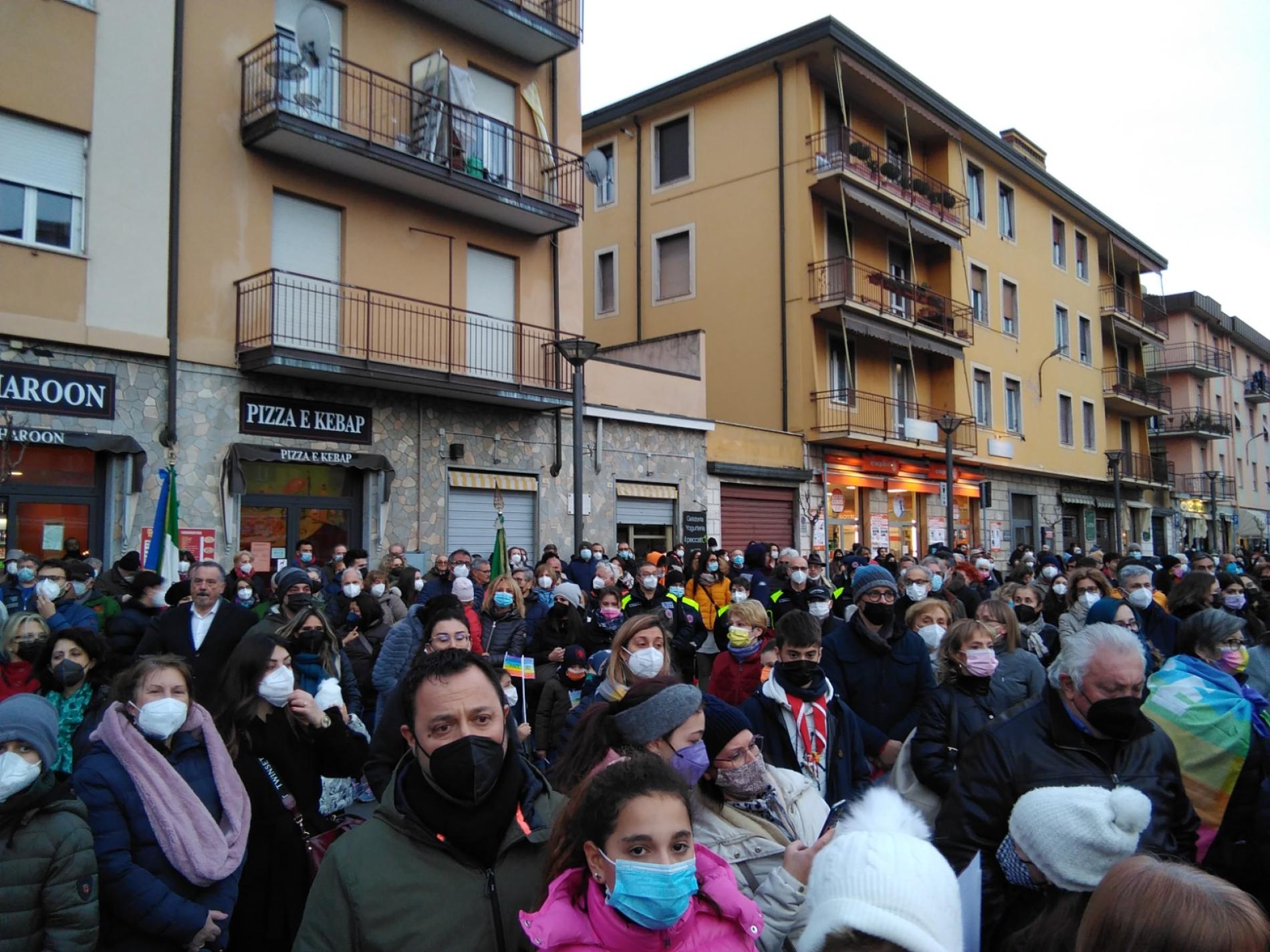 L’Ovadese in piazza per la pace: «Stop alla guerra e alle armi»