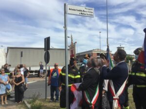 Una rotonda, una passeggiata e un campo sportivo per ricordare Marco, Matteo e Nino