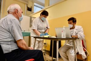 Centro vaccinale a “Dolci terre”, le nuove date di apertura
