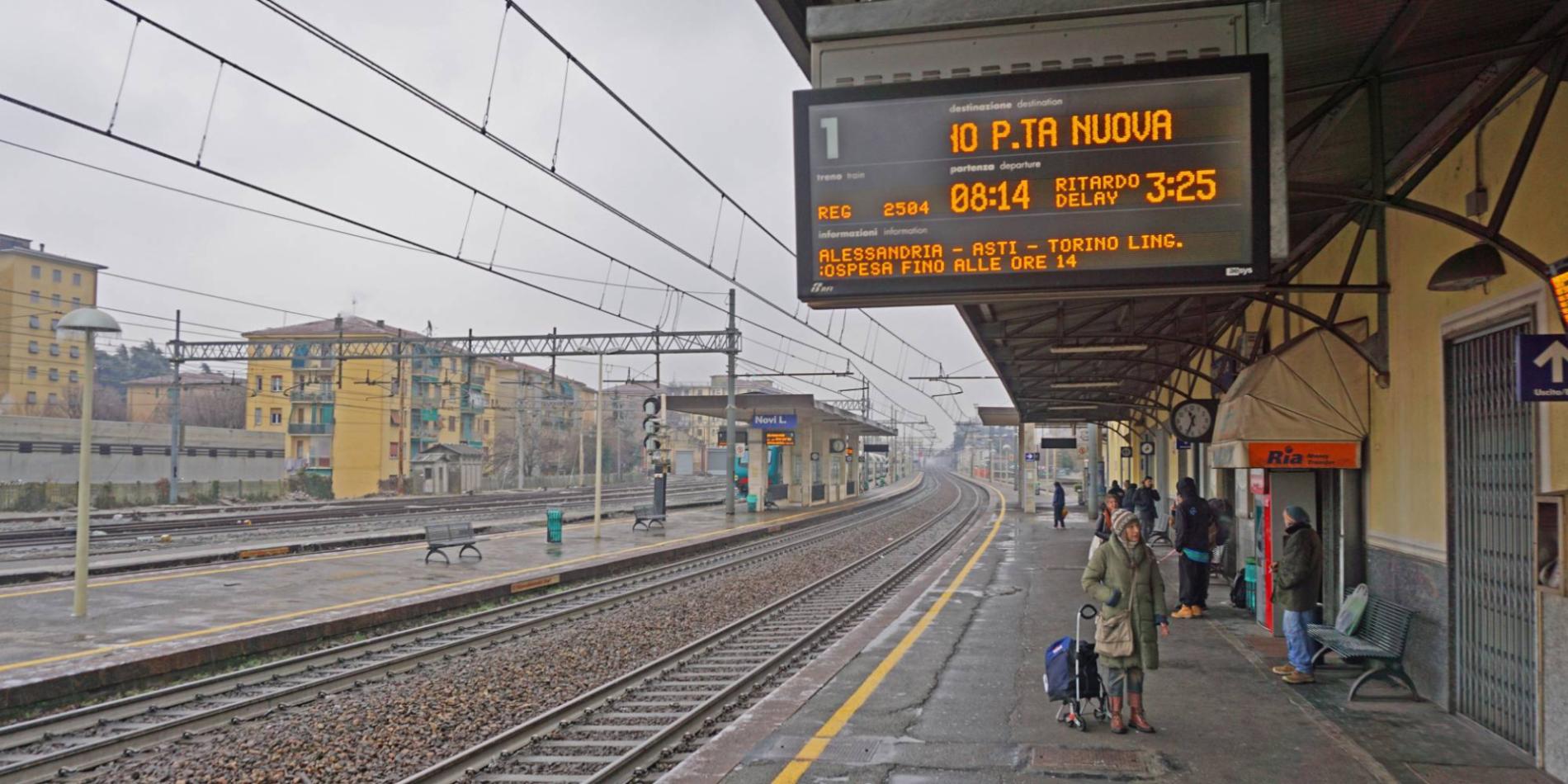 Pendolari novesi: patto con la Liguria contro i treni tagliati