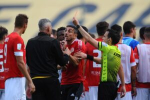Longo: “Il sottile filo tra giallo e rosso”