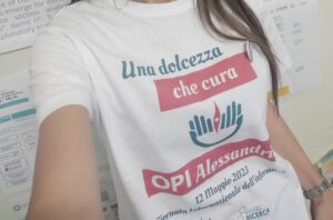 Alessandria, Giornata Internazionale dell’Infermiere: una maglietta per aiutare la ricerca