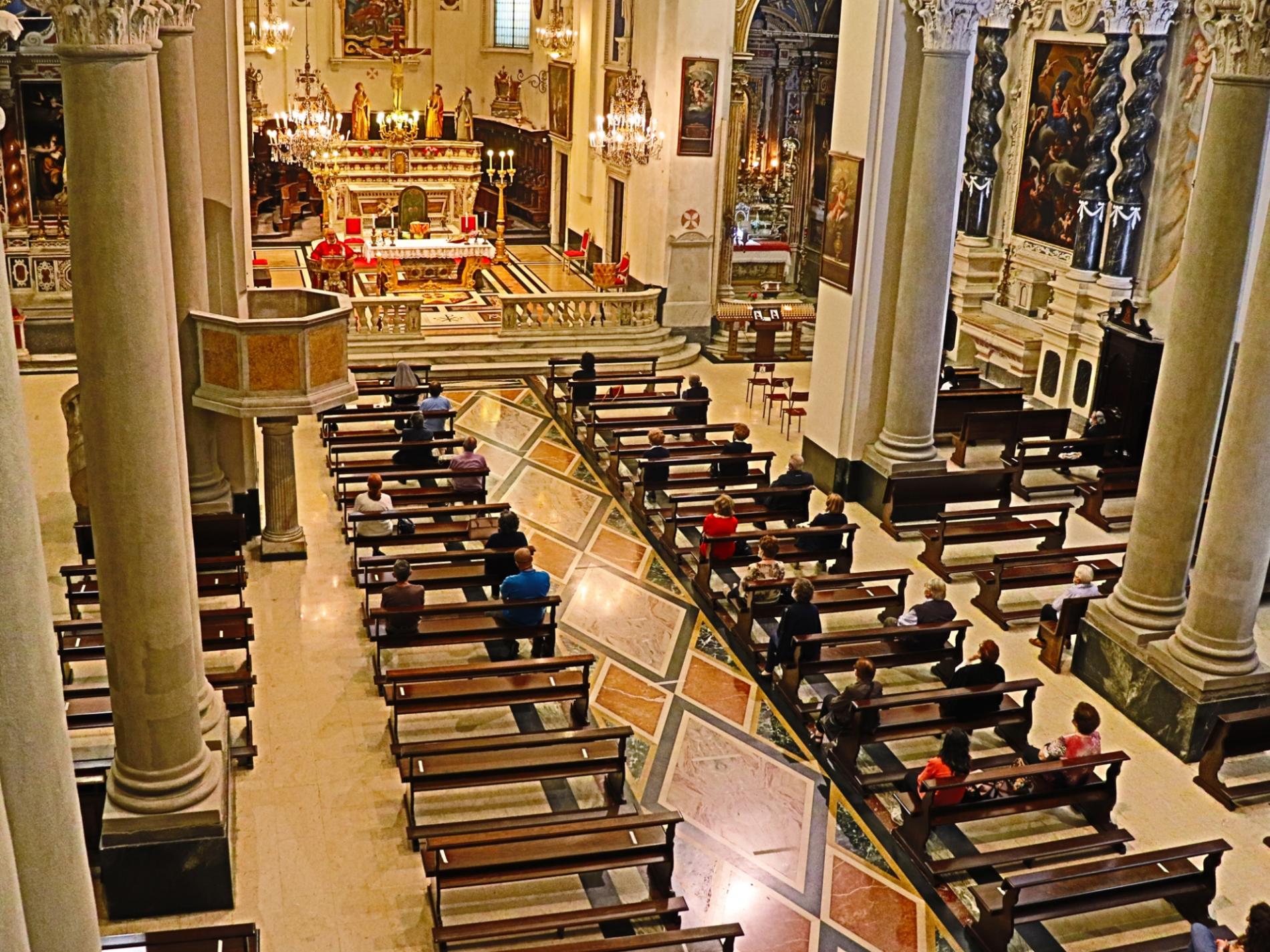 Fede, storia, bellezza: a caccia di particolari nella Collegiata