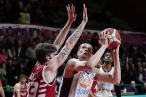 Scivolata Novipiù. Mantova  all’overtime