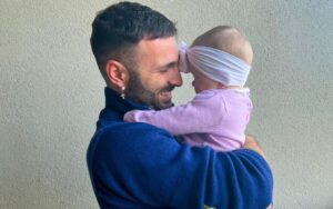 Festa del papà: Poste, la storia di Marco e la cartolina celebrativa