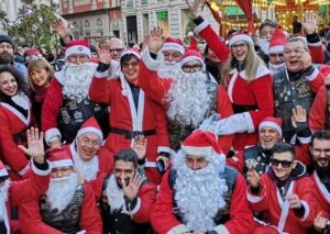 Uspidalet: i costumi di Babbo Natale già in vendita
