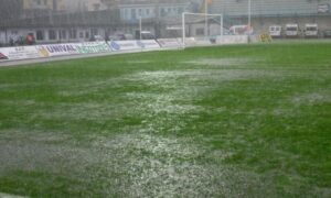 Allerta meteo, il calcio si ferma: rinviate tutte le gare del fine settimana