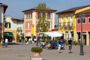 McArthurGlen, un percorso per abbattere la disoccupazione giovanile