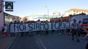 In corteo fino al Mocca. “Noi siamo i Grigi”