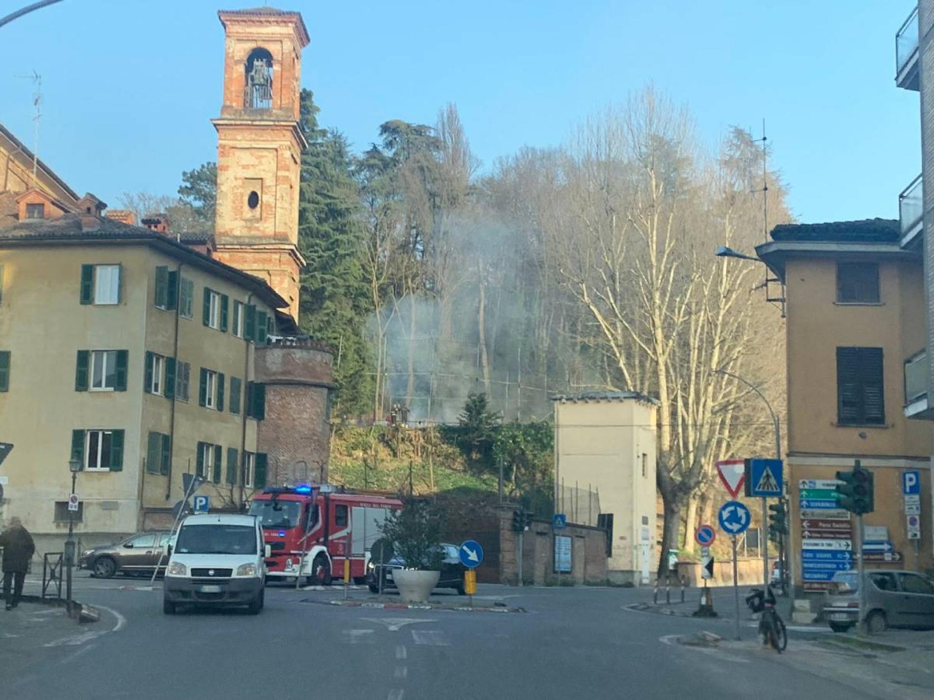 Vandali ai giardini di viale Saffi, chiuso il parco giochi