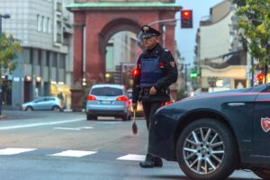 Ubriaco, importunava i passanti: ‘Daspo Urbano’ da Alessandria
