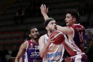 Novipiù ancora ko e con un piede in serie B
