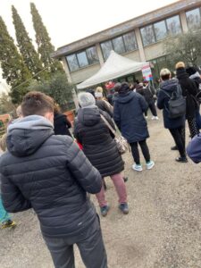In coda per il vaccino. Disagi a Valenza